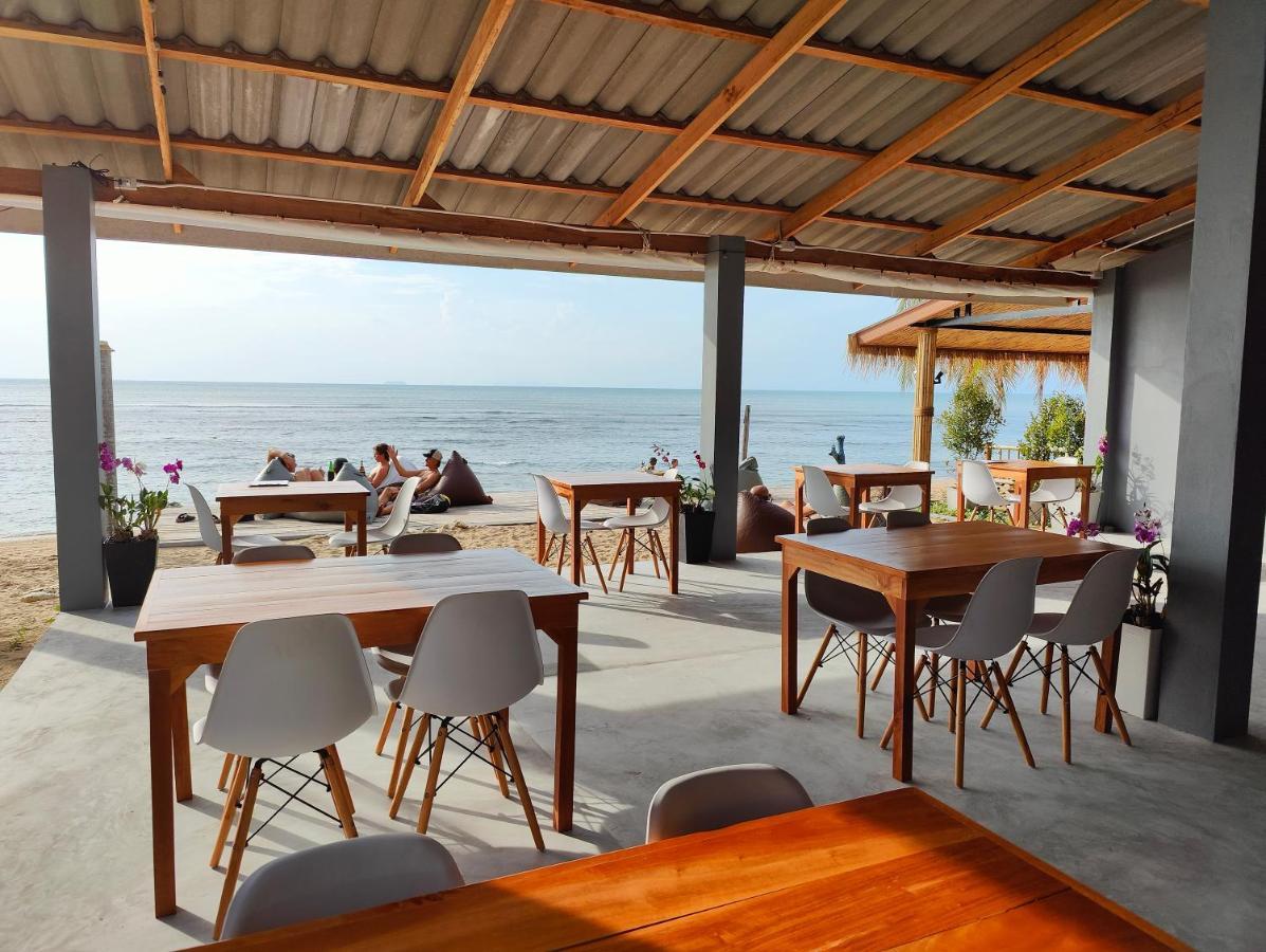 Scandinavian Beach Resort Koh Lanta Exterior photo