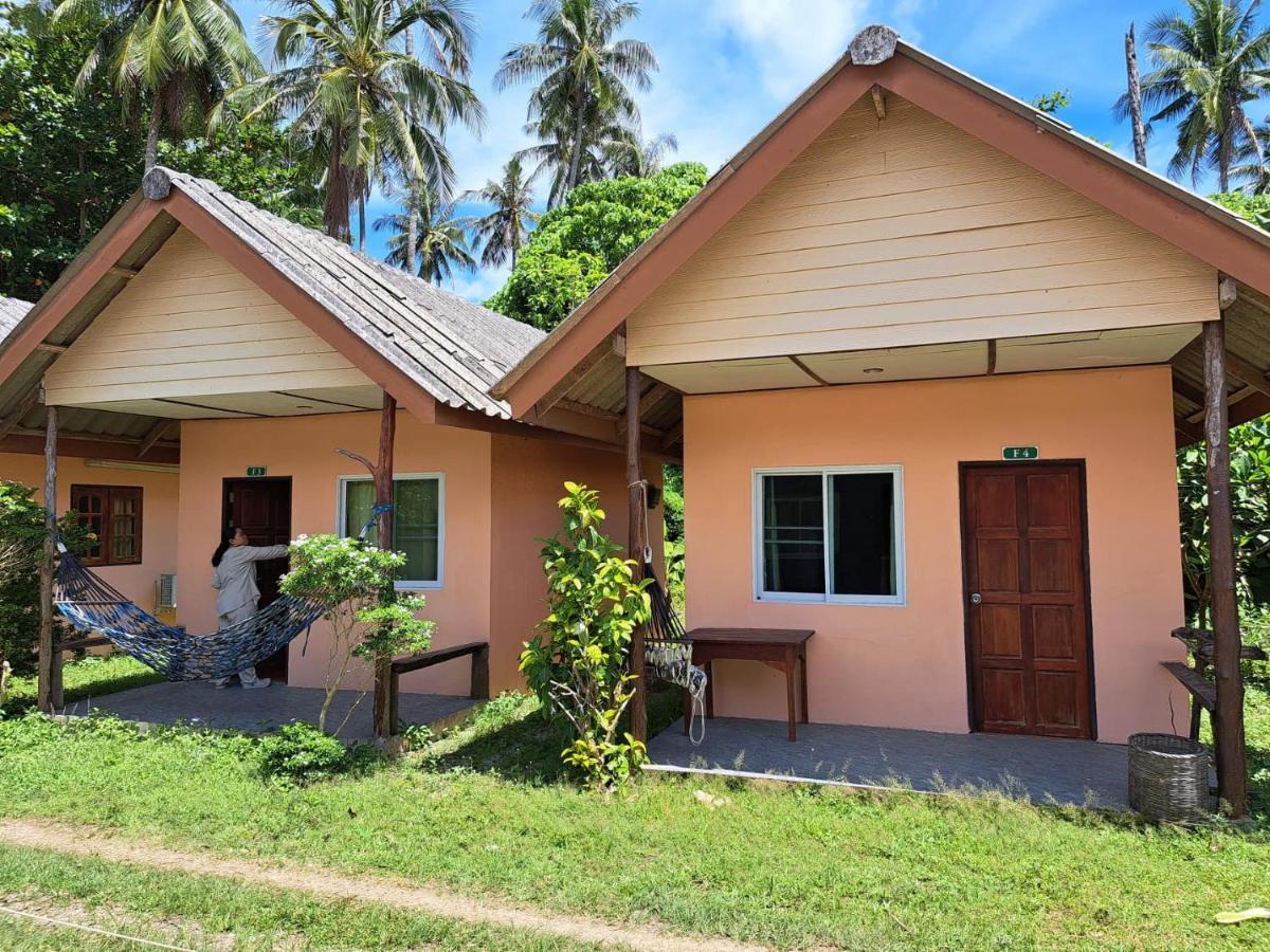 Scandinavian Beach Resort Koh Lanta Exterior photo